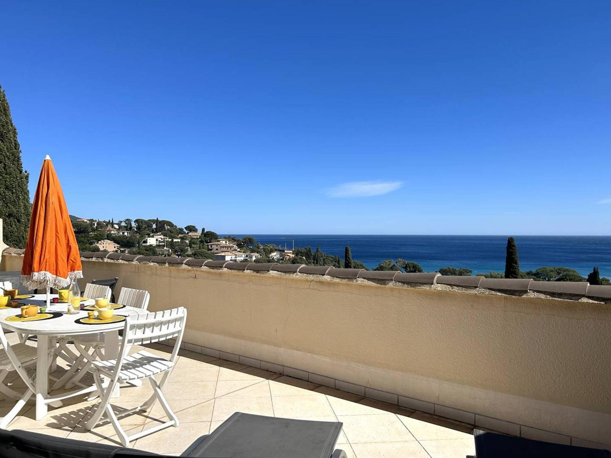Appartement 3 Pieces 6 Pers Avec Terrasse, Clim, Piscine Privee, Parking - Fr-1-251-81 Le Lavandou Exterior foto